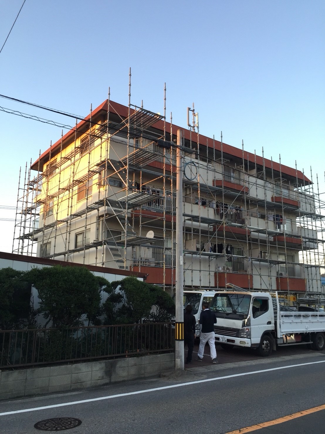 アパート　外壁塗装　足場工事 画像