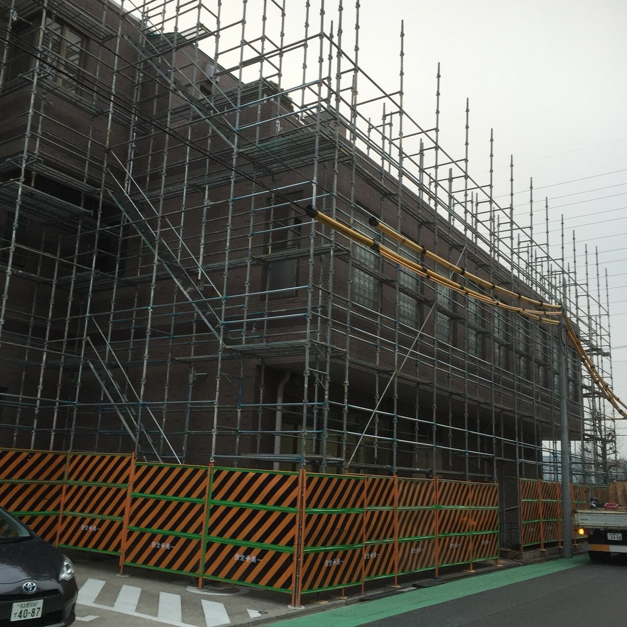 マンション修繕　足場工事 画像