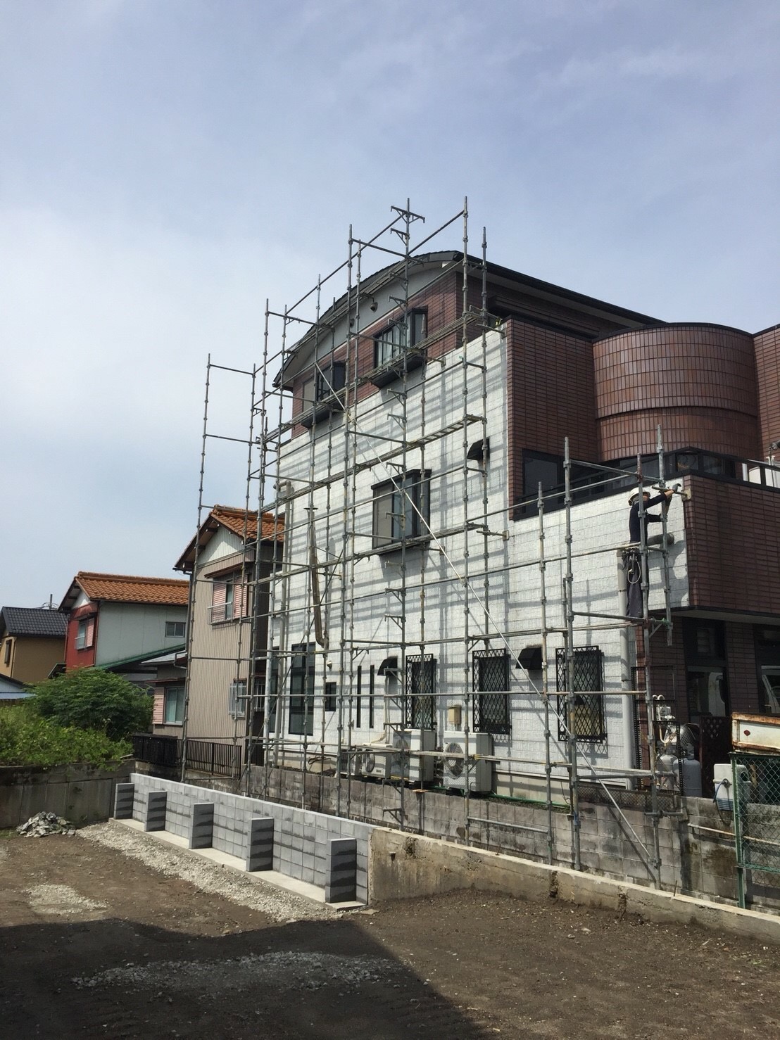 戸建住宅　外壁補修工事　足場工事 画像