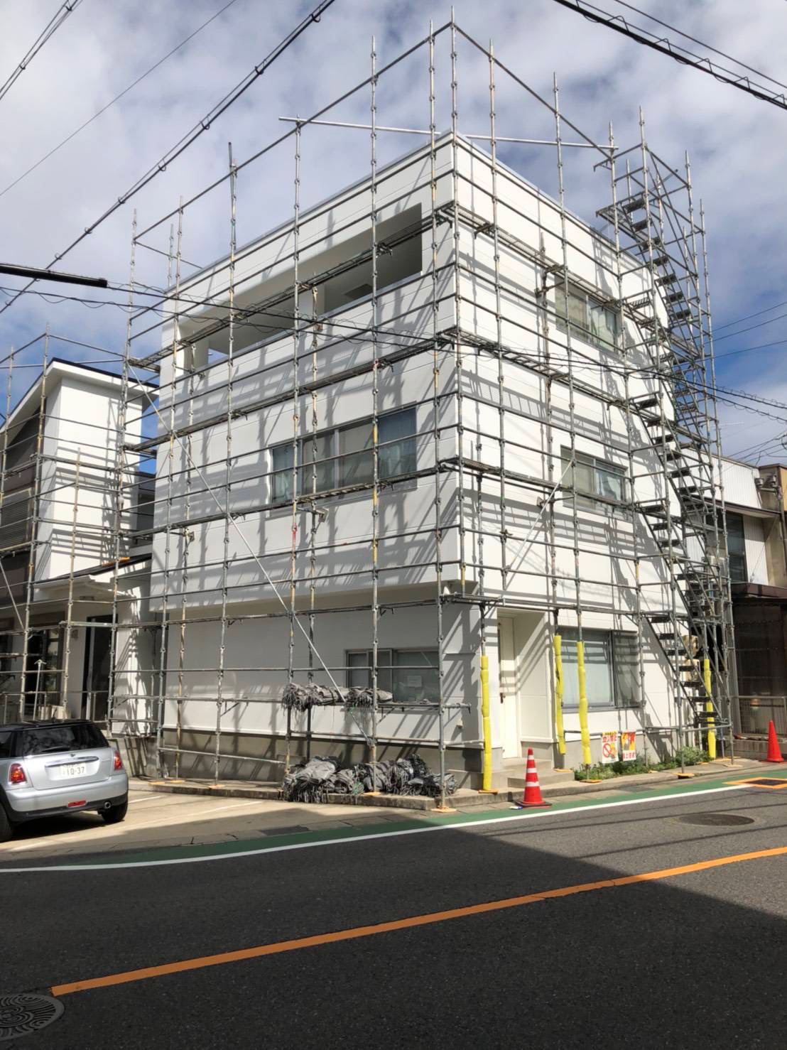 外壁塗装の足場工事 画像