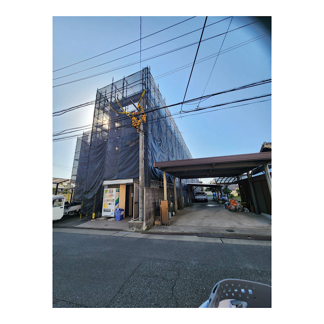 商業施設足場組み立て工事 画像