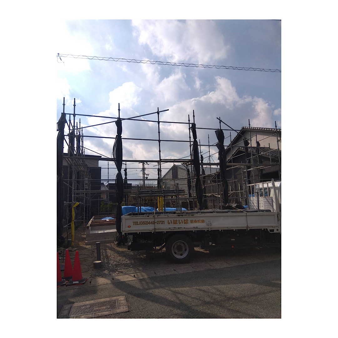 新築足場組み立て工事　先行足場 画像