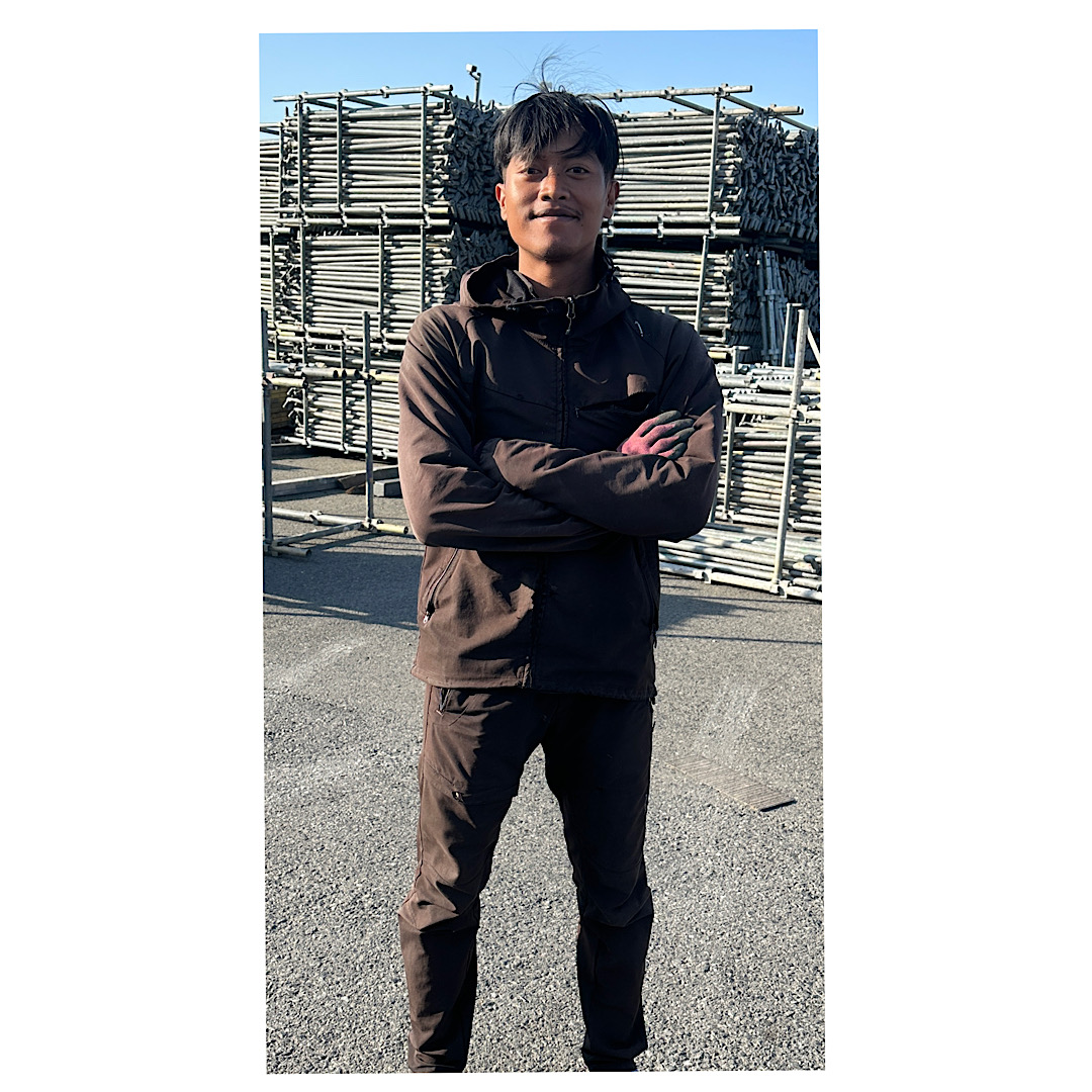 アグン　ストリスノ