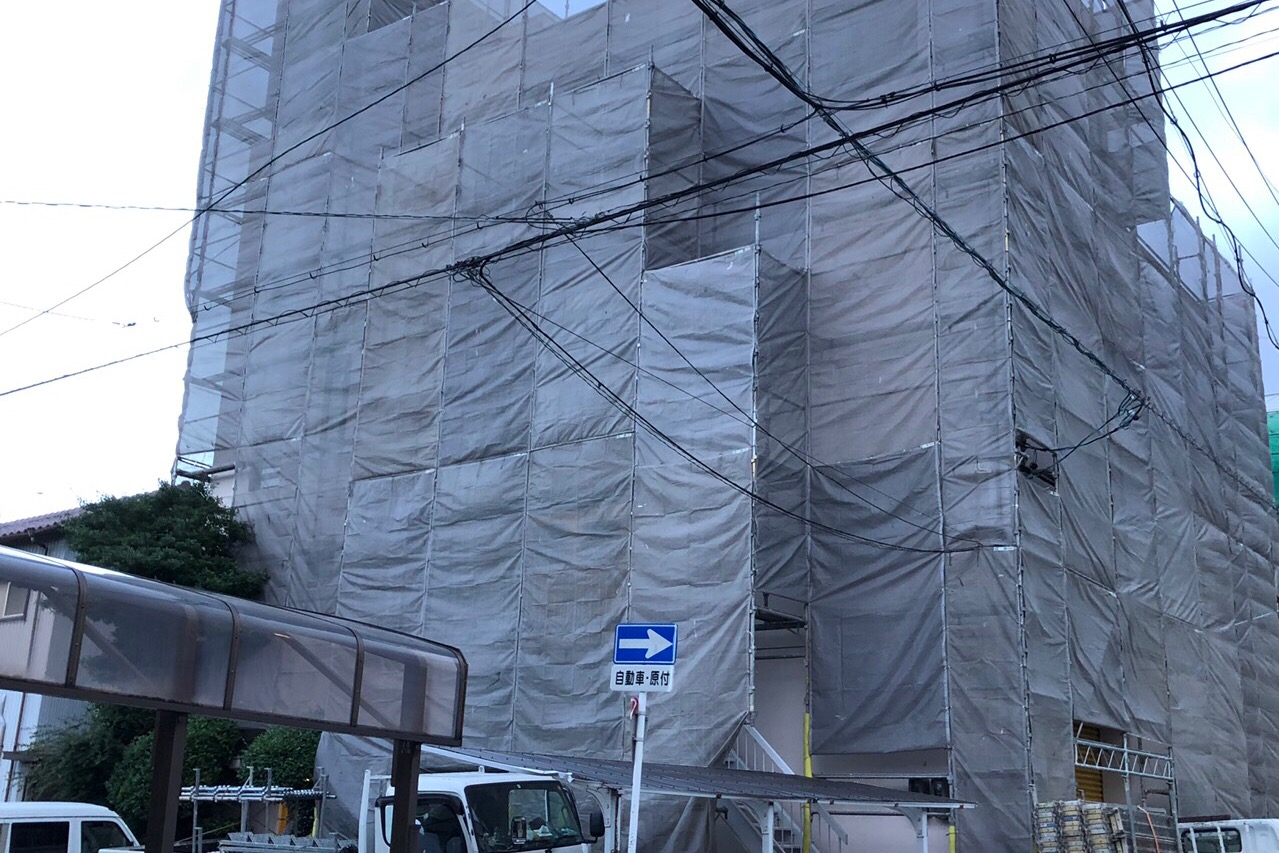 足場組み立て工事 画像