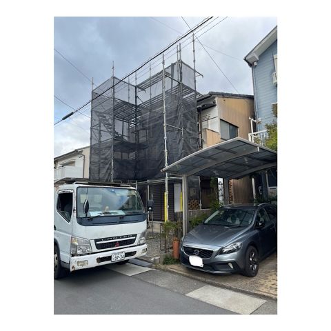 瓦工事用足場　ソーラーパネル取り付け工事用足場