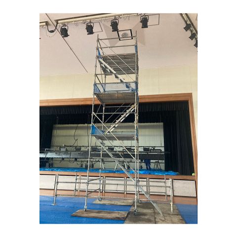 体育館照明用　ローリング足場工事